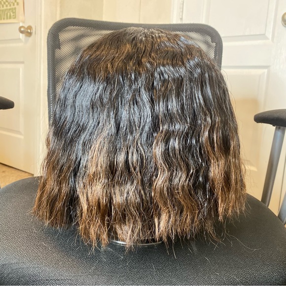 Used Shake n go brown & black bob wig - Picture 6 of 11